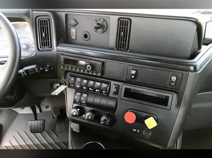 2021 INT LT625 6x4