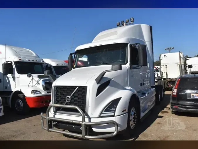 2019 VOLVO VNR64T640