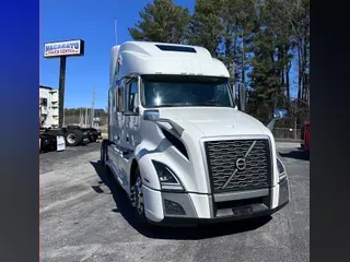 2021 VOLVO VNL64T860