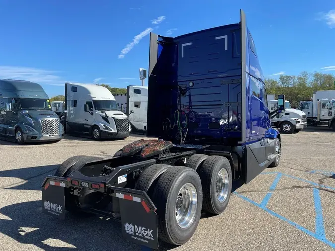2026 VOLVO VNL64T860
