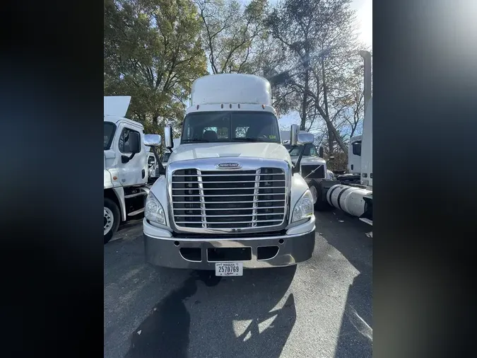 2017 FREIGHTLINER/MERCEDES CASCADIA 125