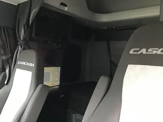 2020 FREIGHTLINER CA126