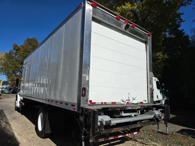 2017 FREIGHTLINER/MERCEDES M2 106