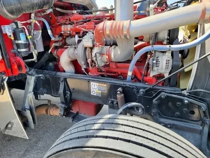 2022 Peterbilt 389