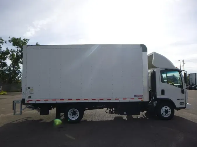 2022 Isuzu NPR-HDfab9052cb6725bff8174c3b17f484537
