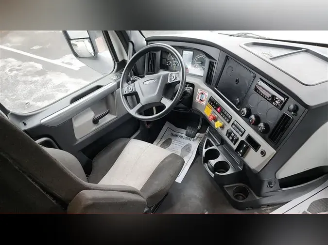 2021 FREIGHTLINER CA126