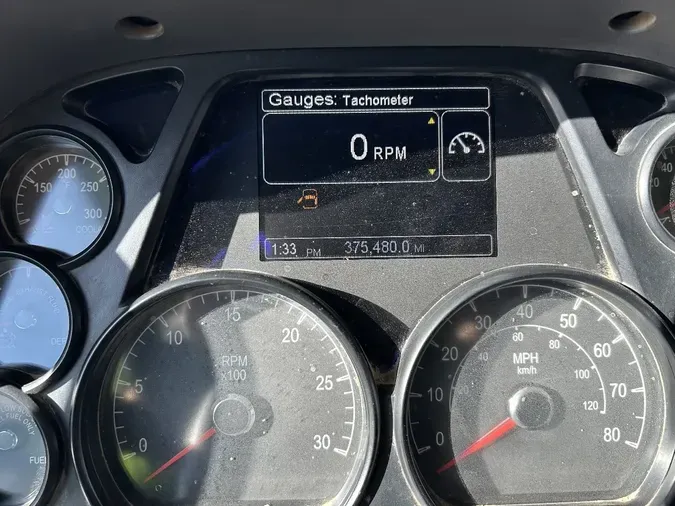 2015 PETERBILT 567fabdaf601ca6e172f3d59a802ffc94e3