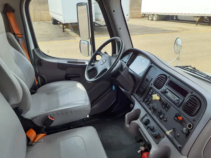 2014 FREIGHTLINER/MERCEDES M2 106