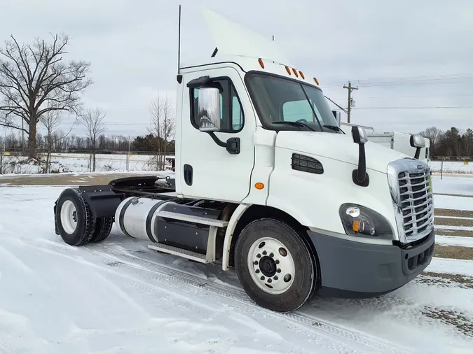 2016 FREIGHTLINER/MERCEDES CASCADIA 113