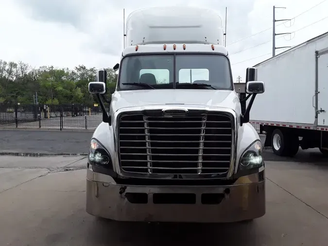 2019 FREIGHTLINER/MERCEDES CASCADIA 125