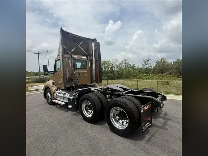 2022 KENWORTH T680