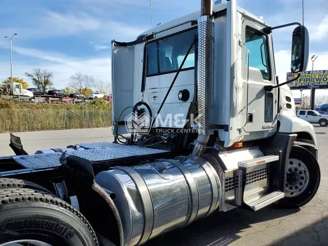 2018 MACK CXU613