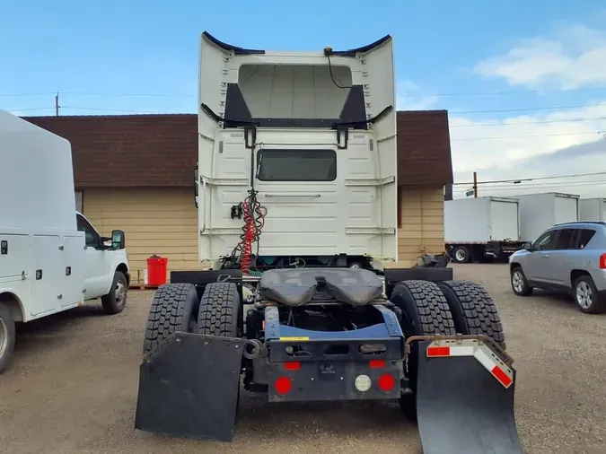 2019 VOLVO VNR42T 300