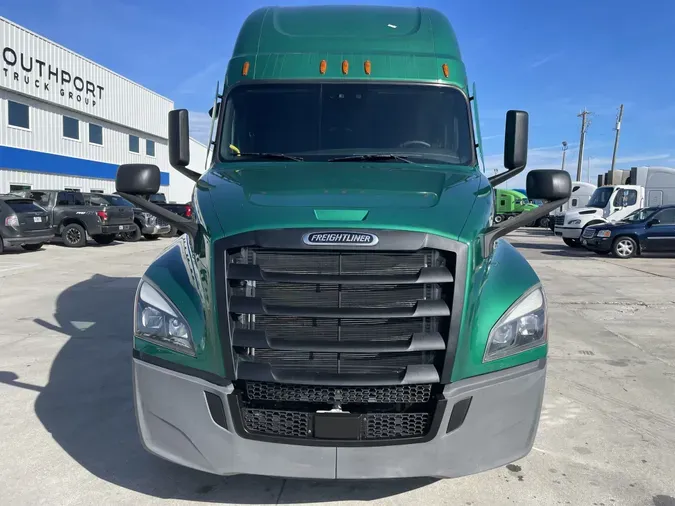 2020 Freightliner Cascadia 126