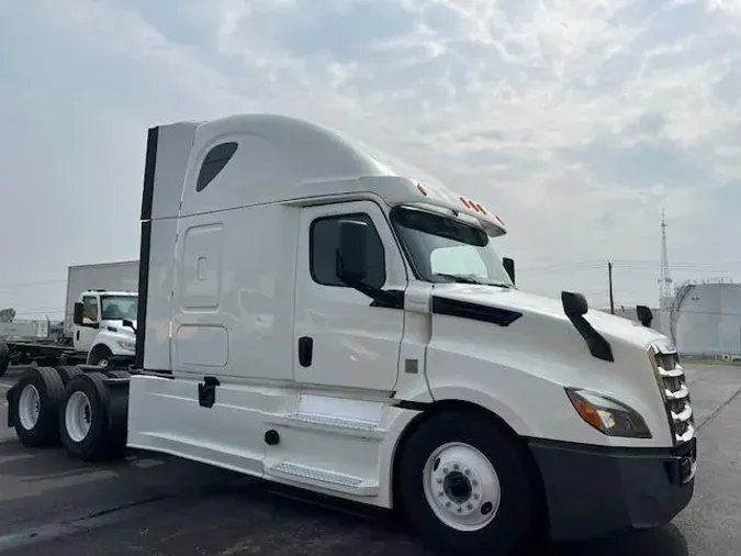 2020 Freightliner Cascadia
