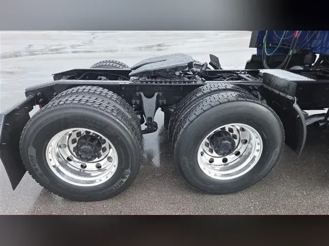 2021 INTERNATIONAL LT