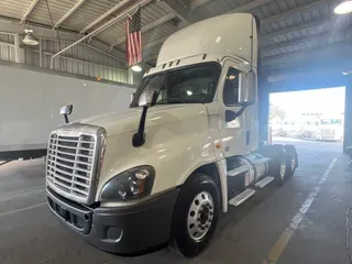 2018 FREIGHTLINER/MERCEDES CASCADIA 125