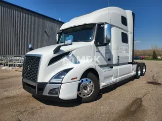 2025 VOLVO VNL64T860