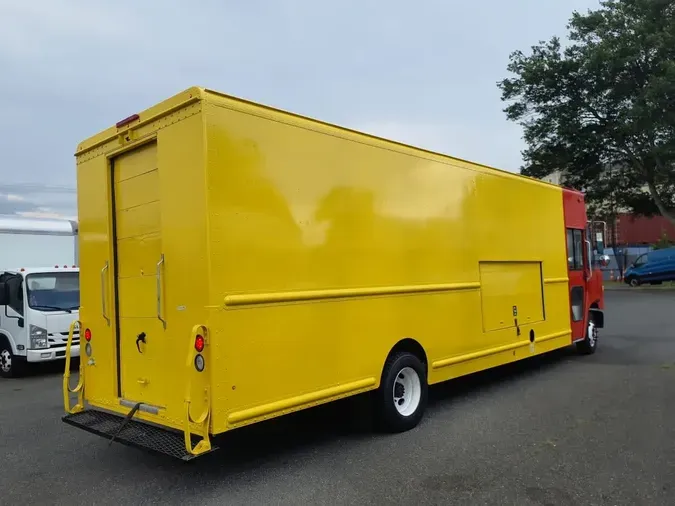 2017 FRTLR CUSTOM CHASSIS CORP MT55