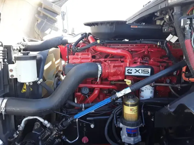 2019 NAVISTAR INTERNATIONAL LT625 SLPR CAB