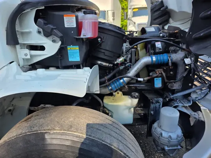 2018 FREIGHTLINER M2 106