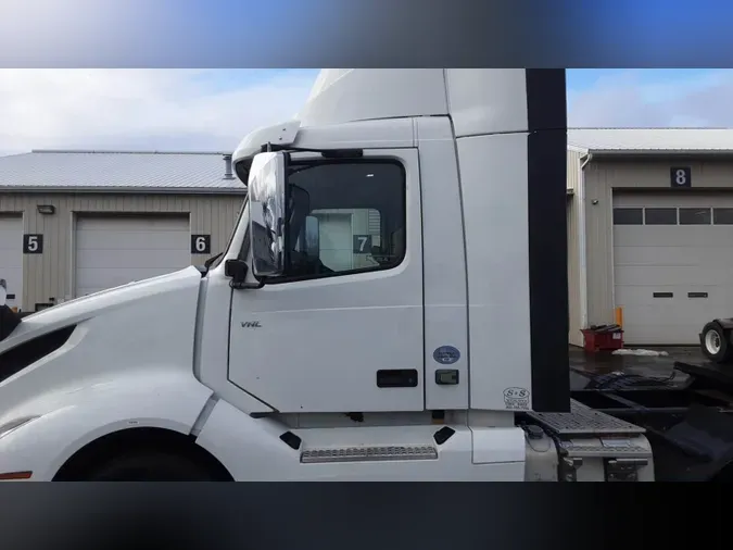 2019 Volvo VNL300fad9c0ae613b85a19f8e5e9d074ddb10