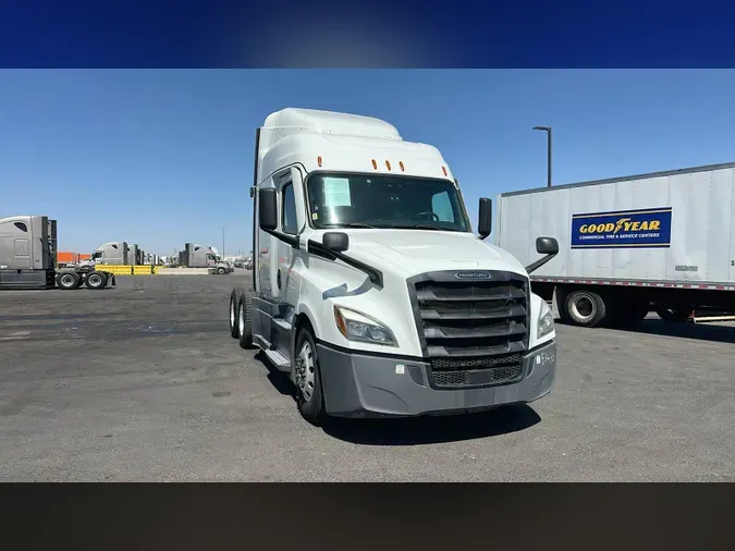 2022 Freightliner Cascadia 126fade0d8226f24af451b61c3ff85940fd