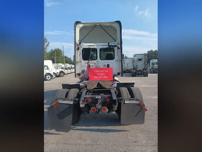 2017 FREIGHTLINER CASCADIA 113