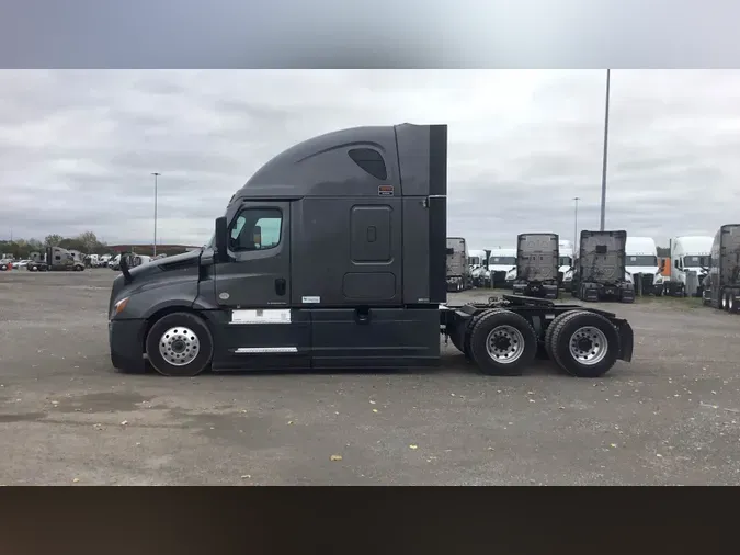 2023 Freightliner Cascadia 126