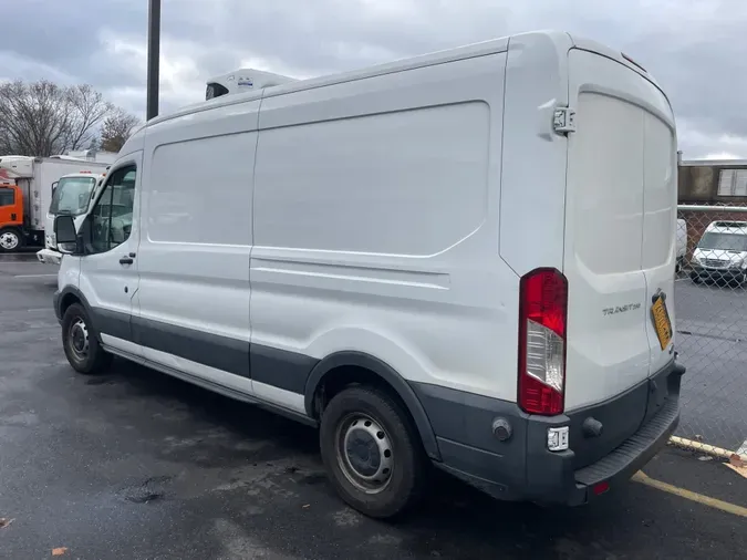 2017 FORD MOTOR COMPANY TRANSIT 250 MED ROOF