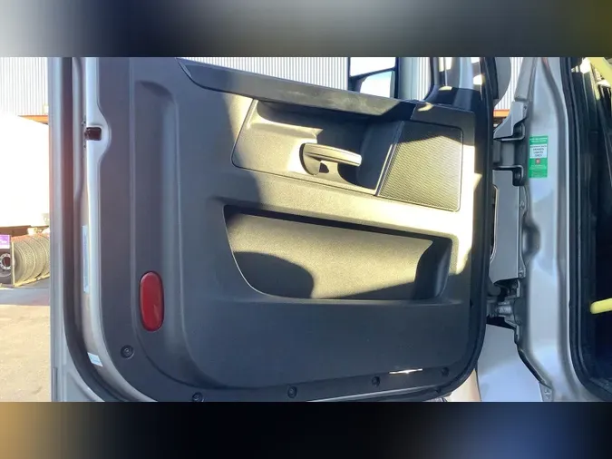 2024 Freightliner Cascadia 126fae72b33669af108984a2779b3141ced