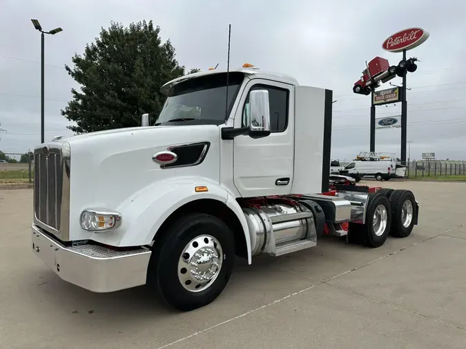 2023 Peterbilt 567