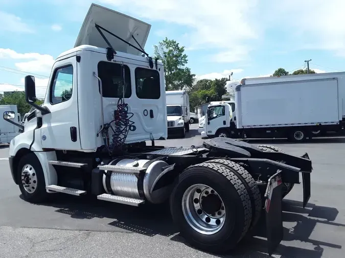 2020 FREIGHTLINER/MERCEDES NEW CASCADIA 126faee3a536d888062d30dd3edbced3174