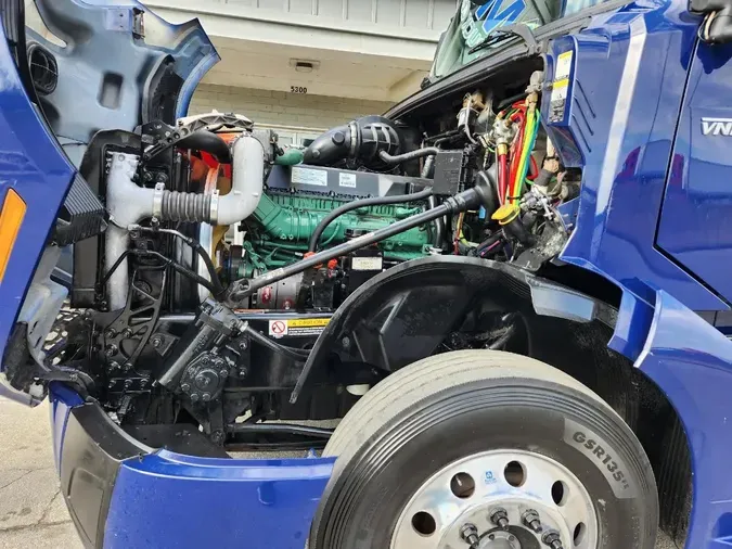 2019 VOLVO VNL64T760