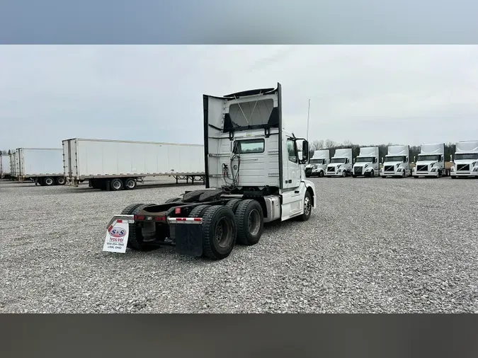 2018 Volvo VNL300