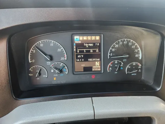2025 FREIGHTLINER Cascadia 126