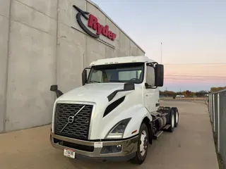 2019 VOLVO VNL64TRACTOR