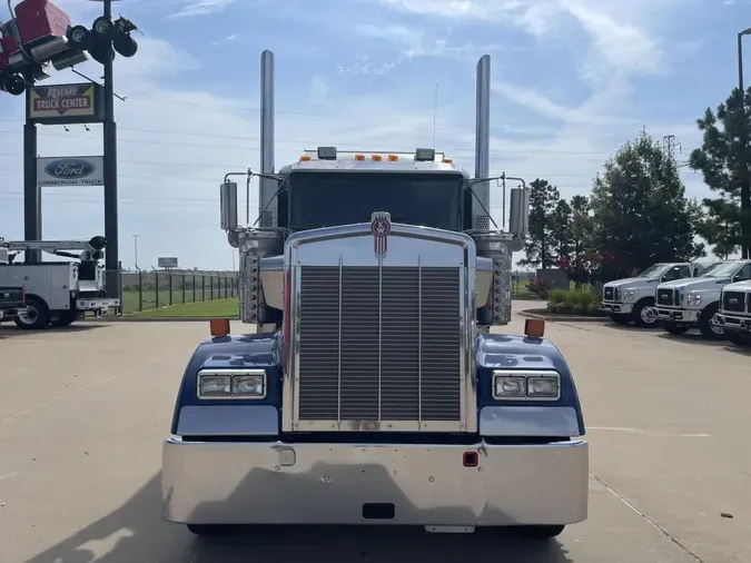 2020 Kenworth W900L
