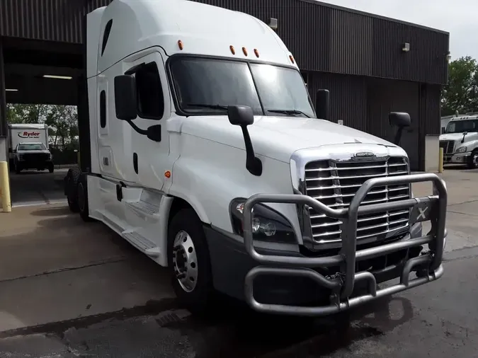 2019 FREIGHTLINER/MERCEDES CASCADIA 125