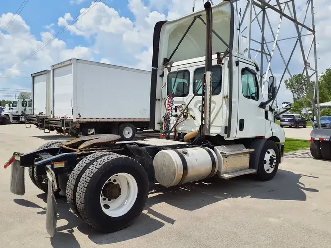 2019 FREIGHTLINER NEW CASCADIA 116