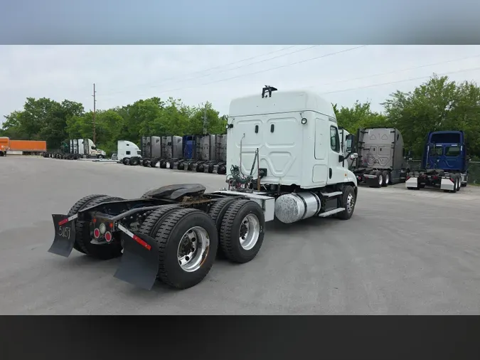 2020 Freightliner Cascadia