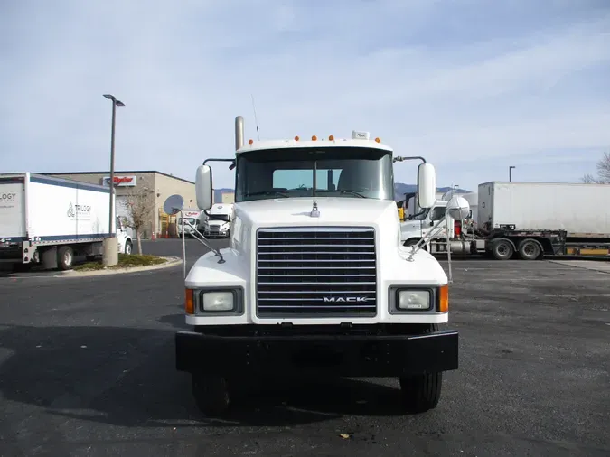 2015 MACK TRUCKS, INC. CHU600