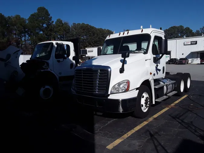 2018 FREIGHTLINER/MERCEDES CASCADIA 125