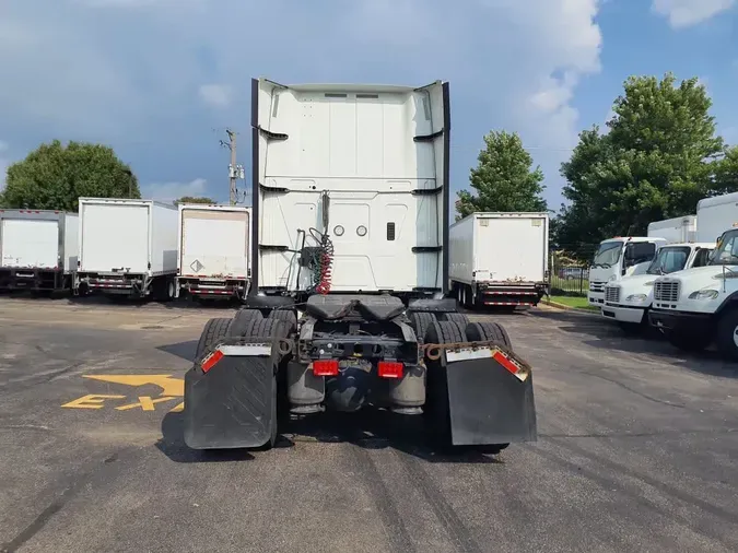 2020 NAVISTAR INTERNATIONAL LT625 SLPR CAB
