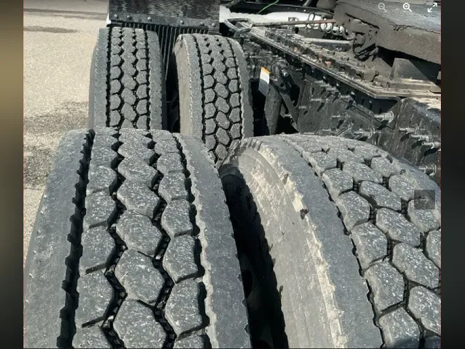 2025 VOLVO VNL64T860fb03afa3e5d6df82f11cfdea98839b51