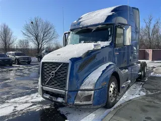 2021 VOLVO VNL760