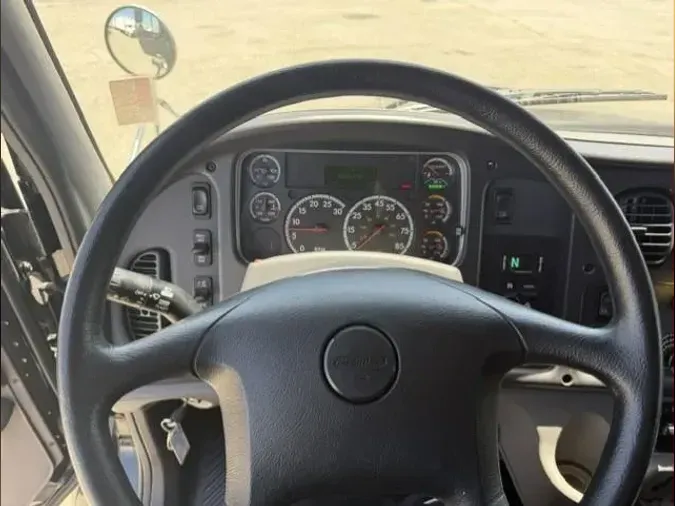 2022 Freightliner Business Class M2 106