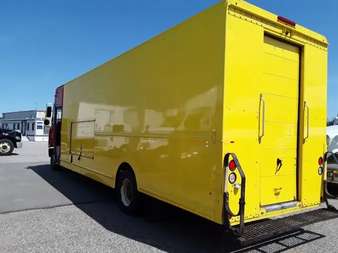 2017 FRTLR CUSTOM CHASSIS CORP MT-55 WALK-IN