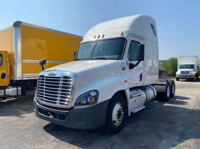 2019 Freightliner Cascadiafb0d8ecada381942768a518a95fe12f7