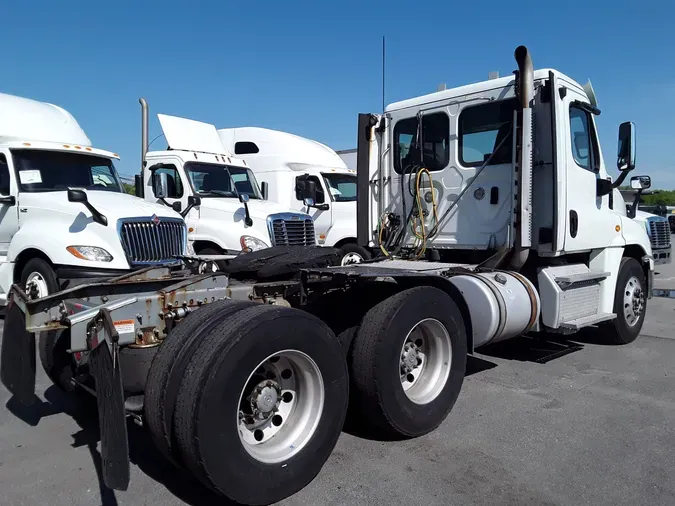 2019 FREIGHTLINER/MERCEDES CASCADIA 125